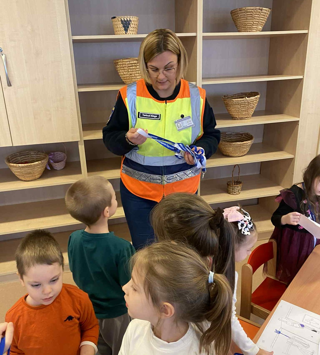 Ovi-zsaru program a Gyermekmosoly Tagintézményben