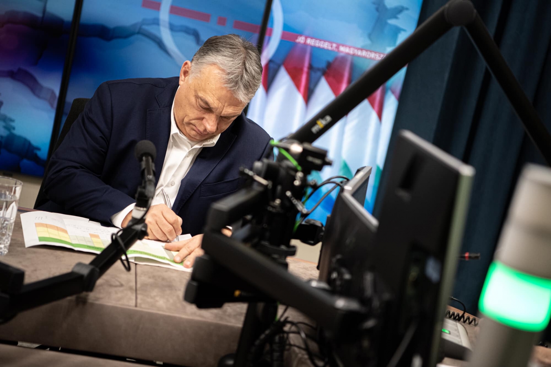 Orbán Viktor: ha letörjük a harmadik hullámot, akkor jöhet az újranyitás