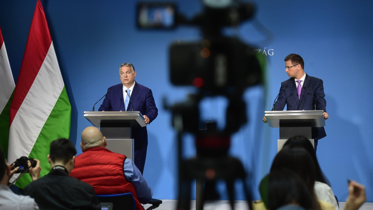 Orbán Viktor: azonnal indul a 12-15 évesek oltása