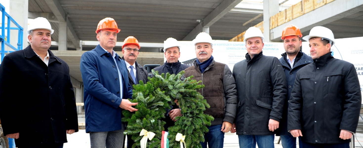 Bokrétaavató ünnepség Újfehértón