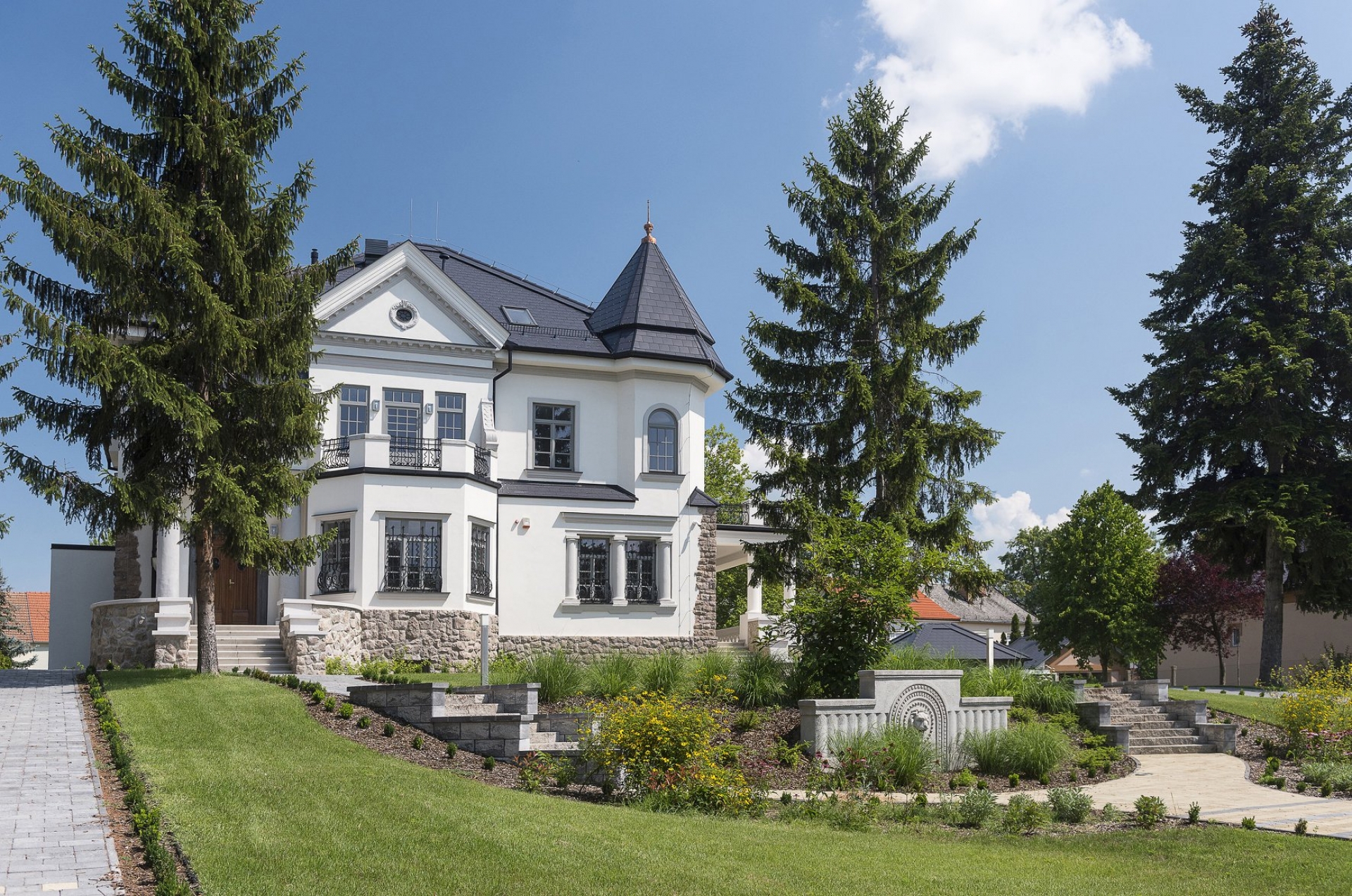 Ismét várja a látogatókat a Bencs Villa