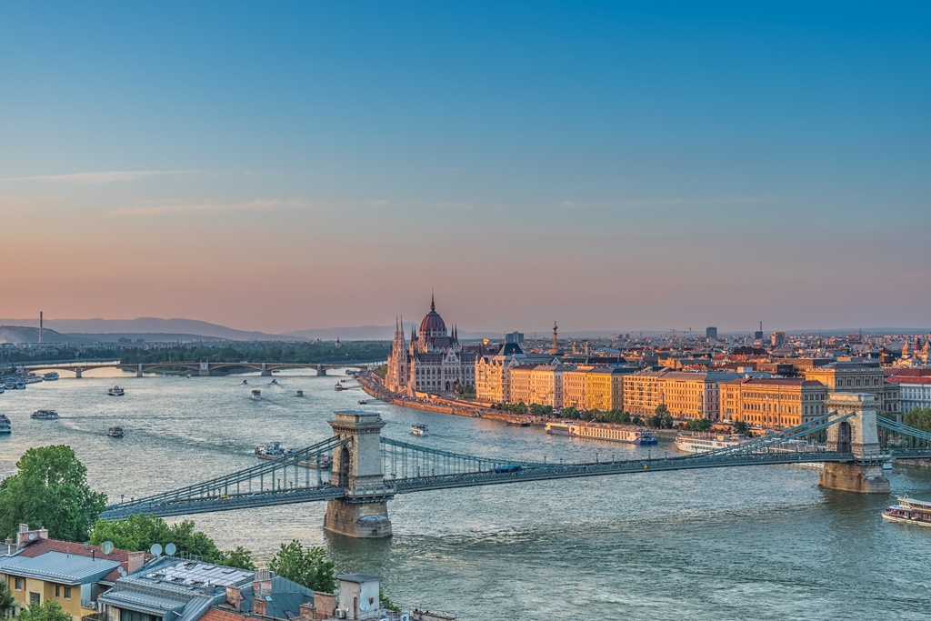 Tetőzött a Duna Budapesten