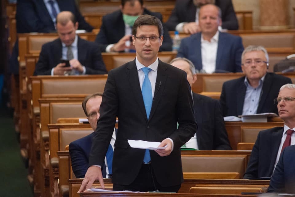 Gulyás Gergely: széles összefogásra van szükség a járvány elleni védekezésben