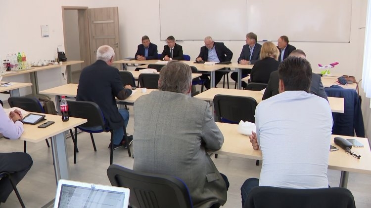 A vidéki repülőterek fejlesztési lehetőségeiről is tárgyaltak