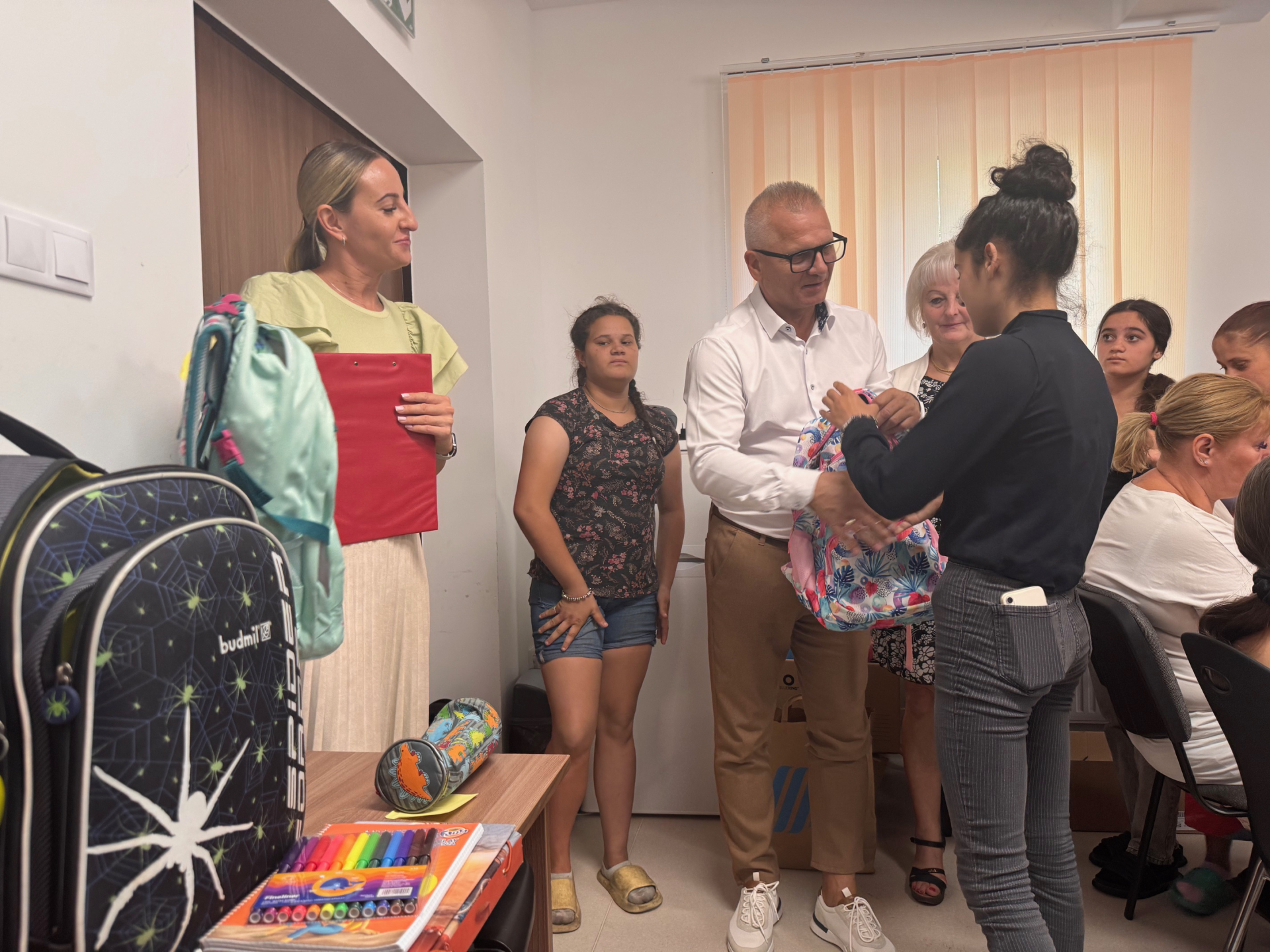 Sikerrel zárult a Ne dob ki az iskolatáskád akció