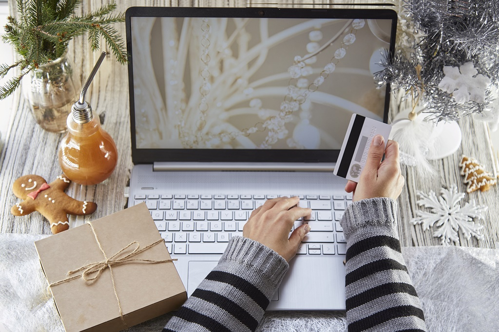 Számos apróságra kell figyelni az év végi online vásárlásoknál