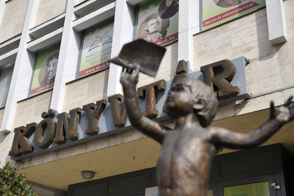 96. Ünnepi Könyvhét és 24. Gyermekkönyvnapok Nyíregyházán