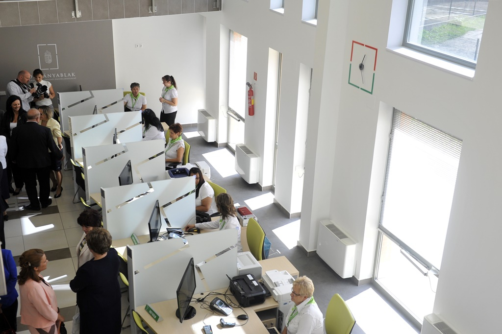 Szünetel az ügyfélfogadás