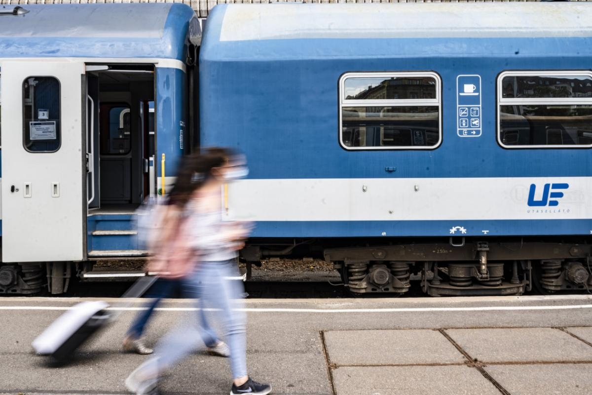 Pályafelújítások és menetrendi módosítások a vasútvonalakon