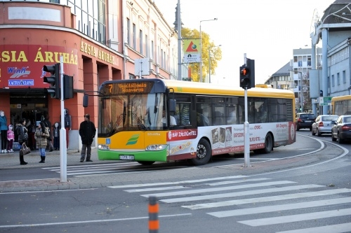 Testkamerákat kapnak a buszellenőrök