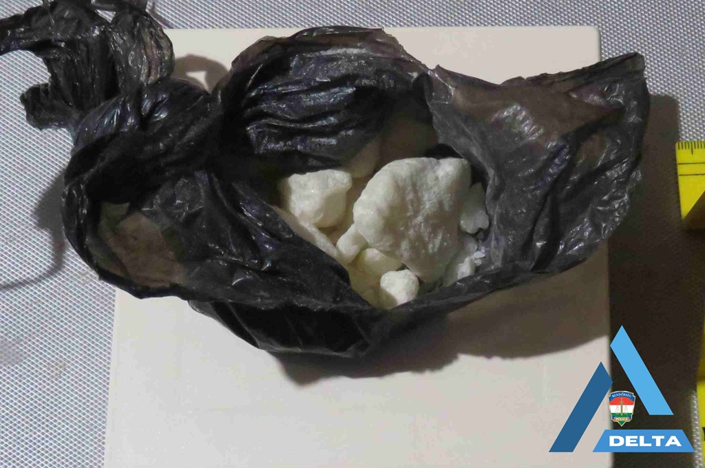 Rendőrkézen a dílerek