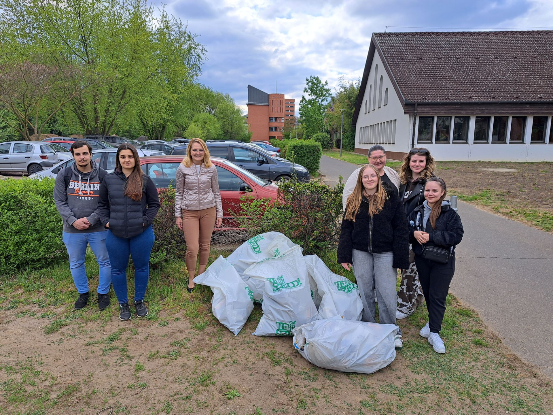 Hulladékgyűjtési akció a Nyíregyházi Egyetemen