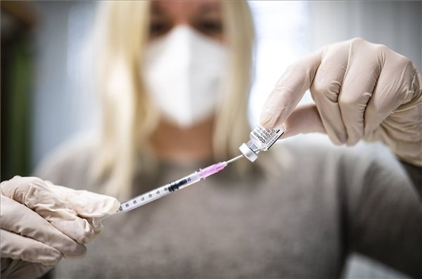 Itt vannak az újabb részletek a harmadik oltásról