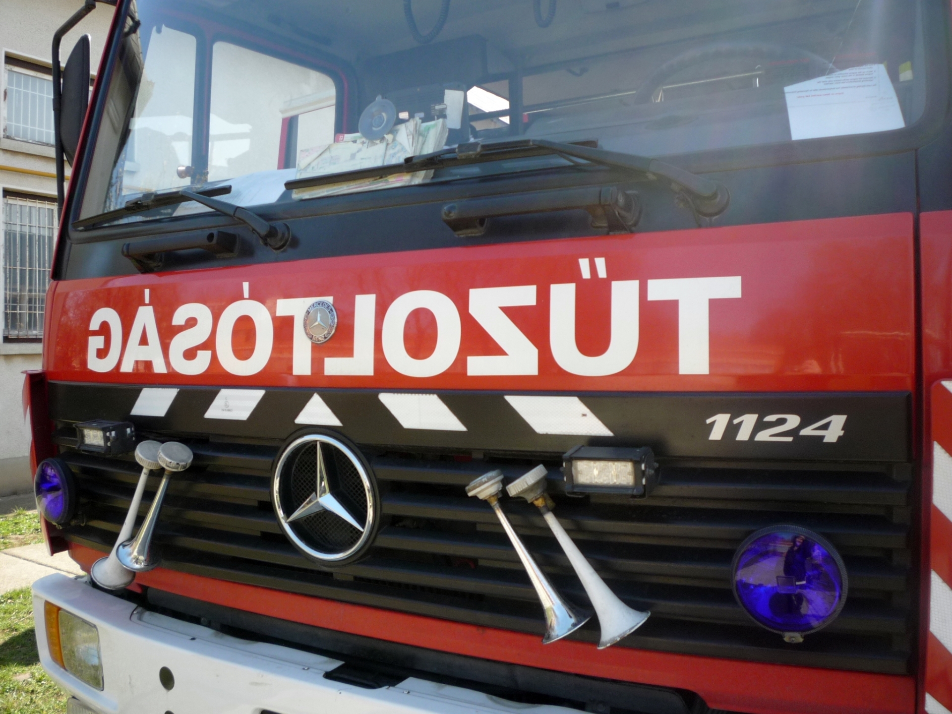 Letört ág miatt vonultak a tűzoltók