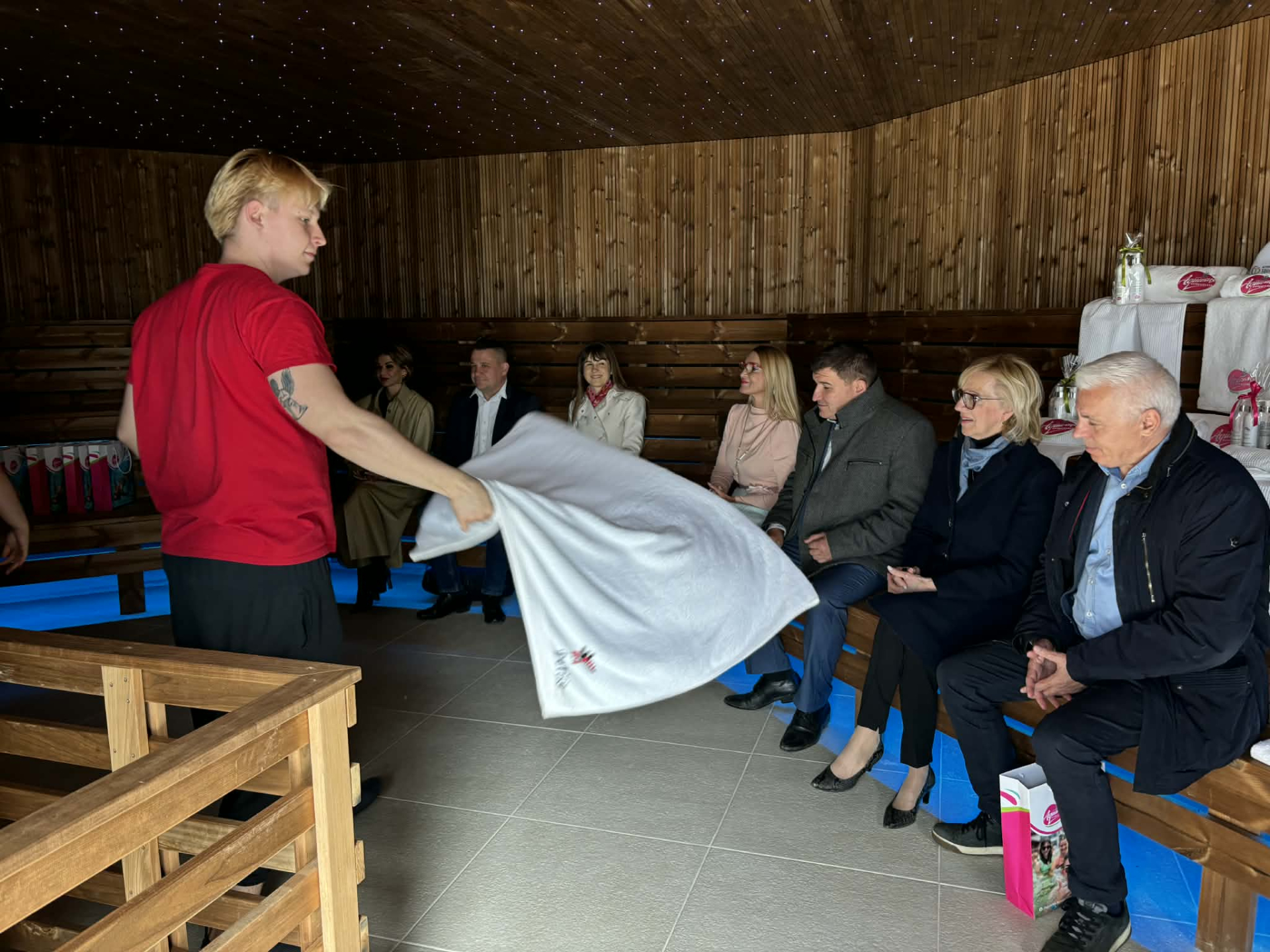 Országos szinten is egyedülálló Szaunaházzal bővült az Aquarius