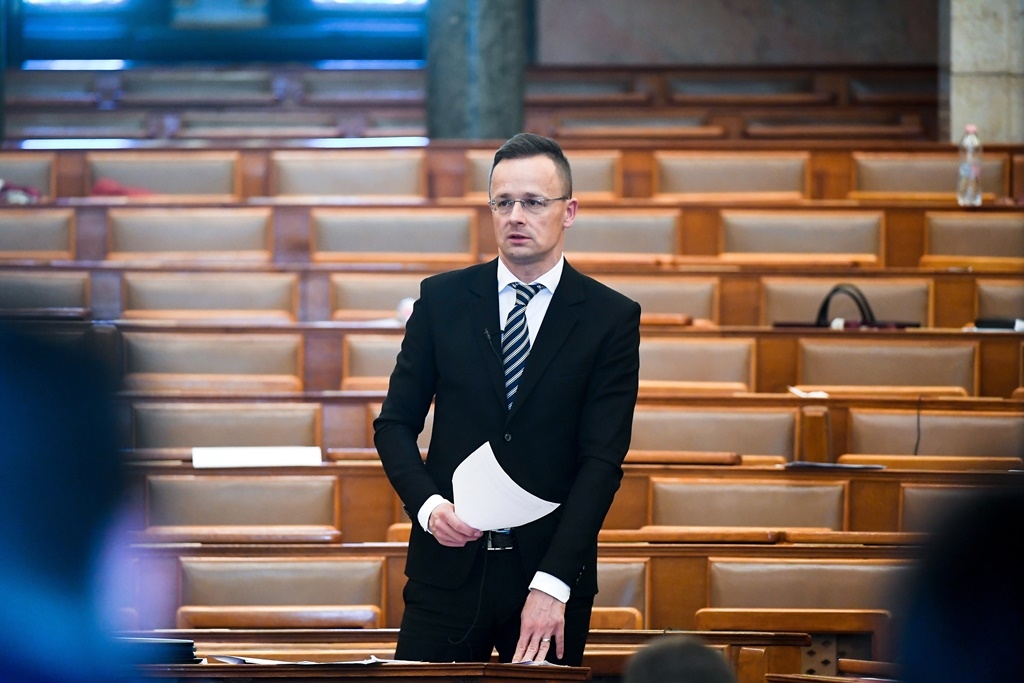 OGY - Koronavírus - Szijjártó Péter: a nemzeti válaszok működnek a legjobban