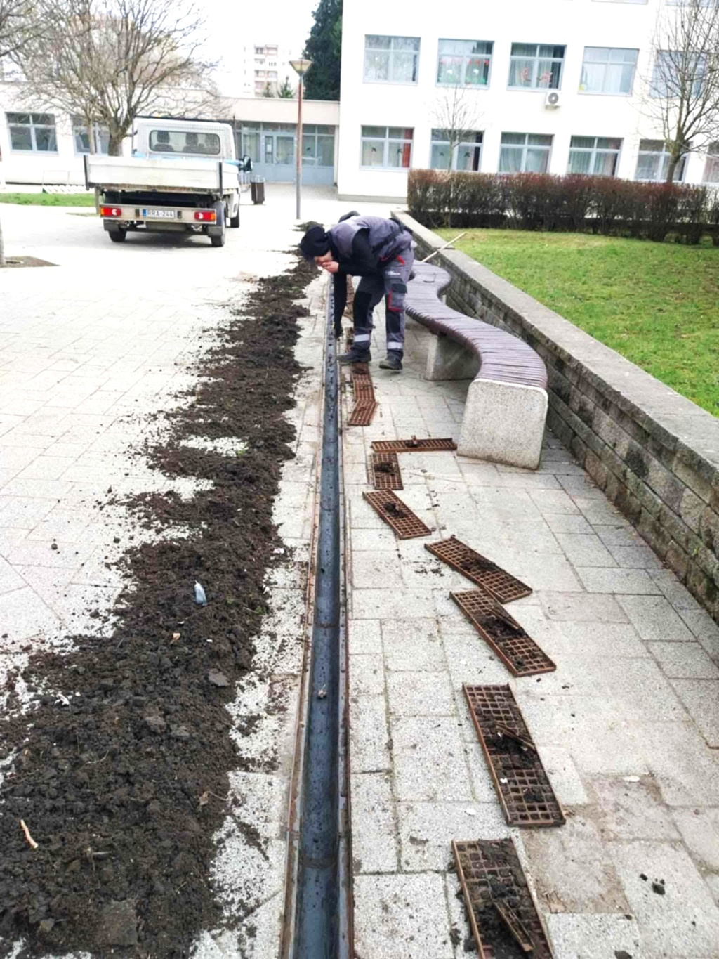Folyamatos a közterületek gondozása