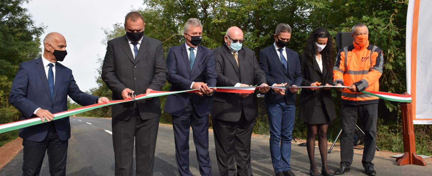 Megújult a Tiszalúcot és Tiszadobot összekötő út