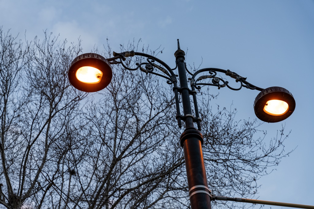 Több mint 1200 kistelepülésen korszerűsödhet a közvilágítás