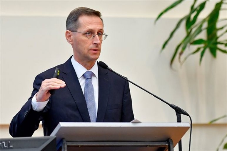 A pénzügyminiszter kedden nyújtja be a jövő évi költségvetés tervezetét