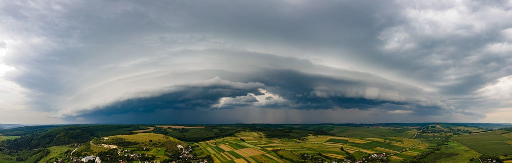 Heves zivatarokra figyelmeztet a meteorológiai szolgálat