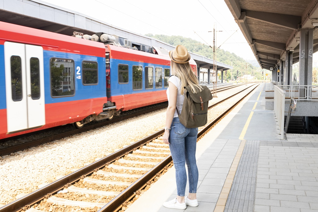 Több vonat közlekedik a hosszú hétvégén